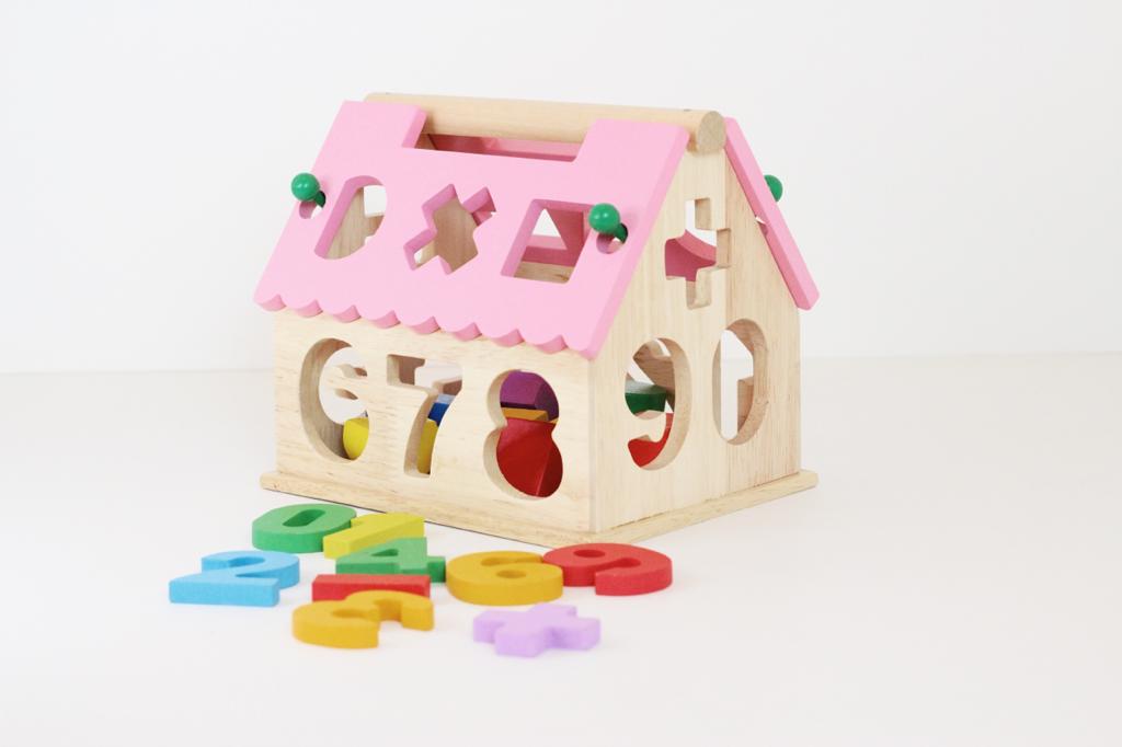 Wooden toy |لعبة تطابق الأرقام و الأشكال المنزل